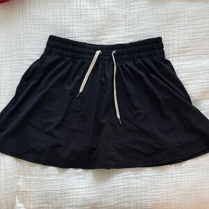 Vuori Clementine Black Women's Skirt with Drawstring Waist